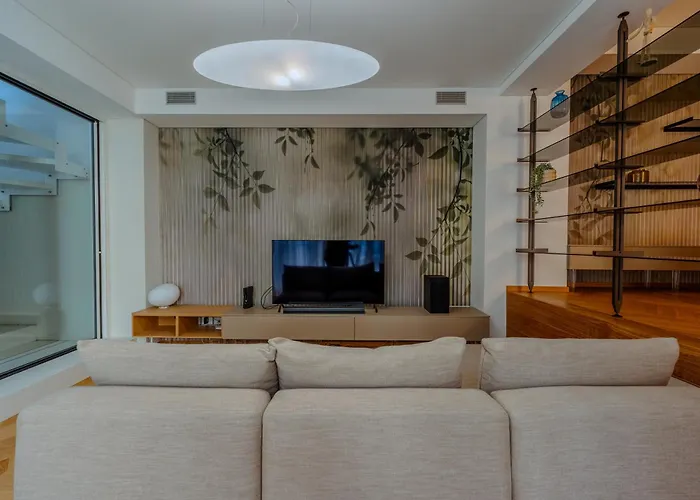 Signature Grand Apartment *